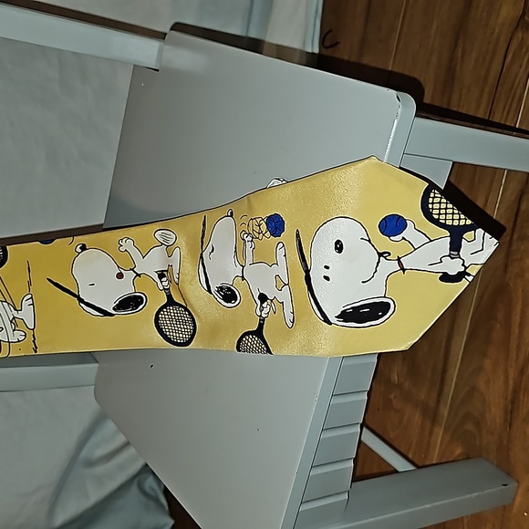 Charlie Brown and Gang tie - Picture 2 of 5